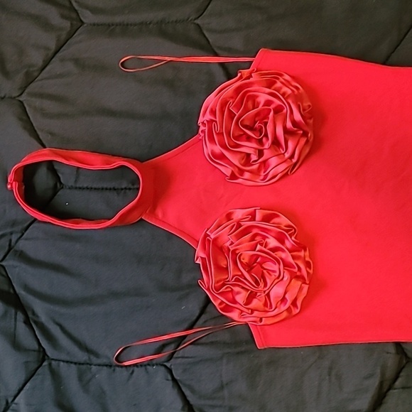 Red flower dress 😍 ♥️ ✨️ - Picture 2 of 11